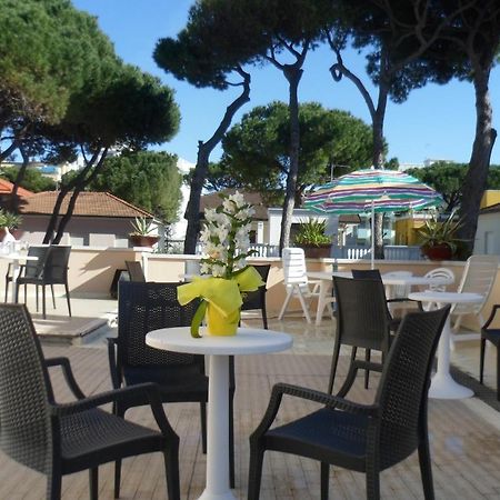 Hotel Clara Riccione Exterior foto